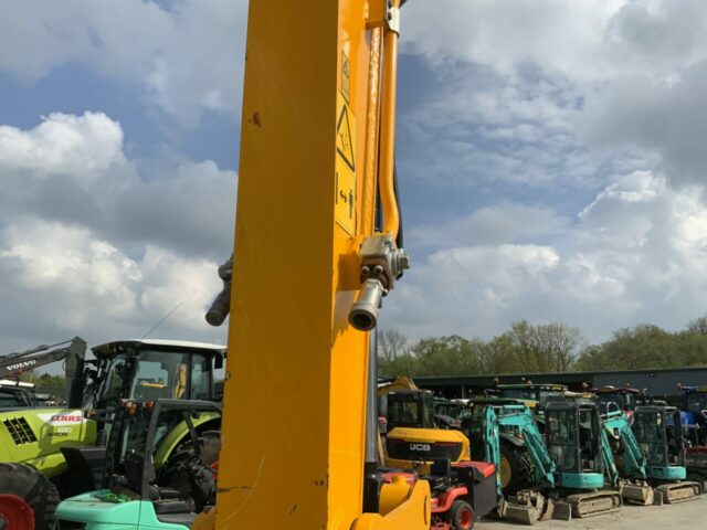 JCB 131X LC Digger (ST23103)
