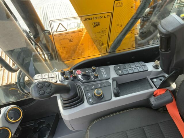 JCB 131X LC Digger (ST23103)