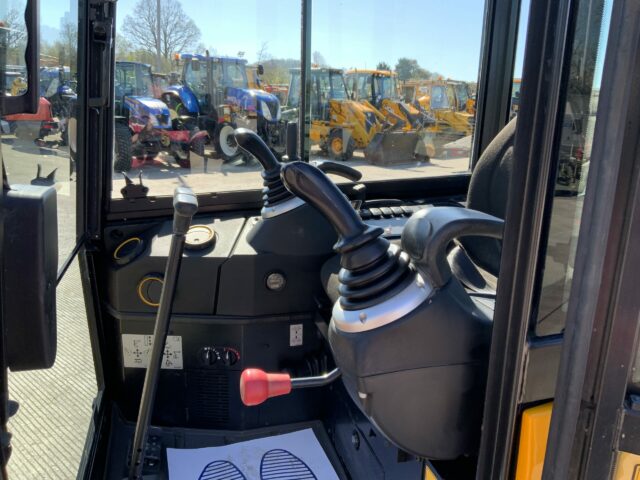 JCB 16C-1 Digger (ST22914)