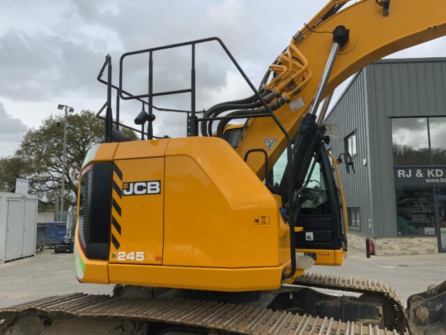 JCB 245XRL Digger (ST22805)