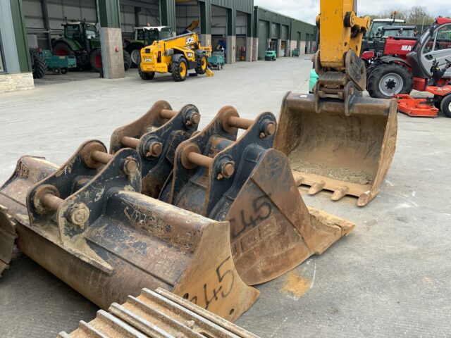 JCB 245XRL Digger (ST22805)