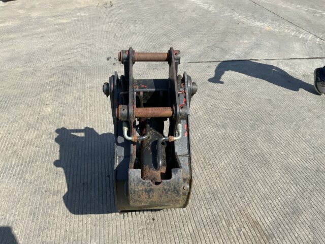 JCB 4 In 1 Bucket