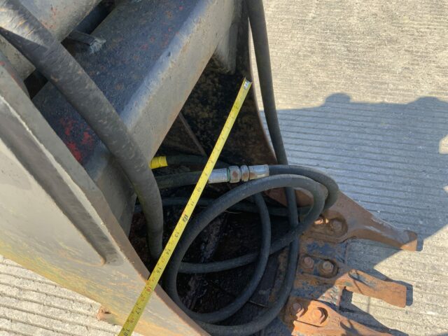 JCB 4 In 1 Bucket