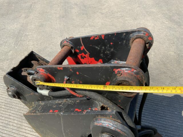JCB 4 In 1 Bucket