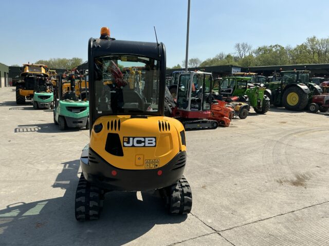JCB 8026 CTS Digger