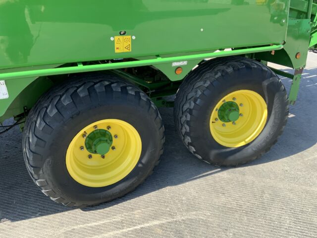 John Deere 1424H Baler (ST23218)