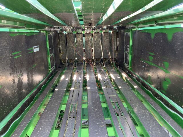 John Deere 1424H Baler (ST23218)