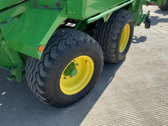 John Deere 1424H Baler (ST23218)