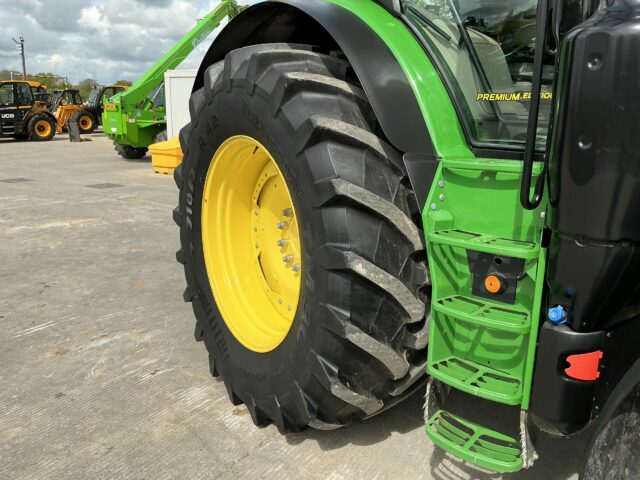 John Deere 6215R Premium Edition Tractor (ST22704)