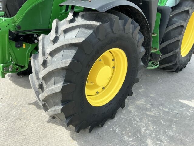 John Deere 6215R Premium Edition Tractor (ST22704)