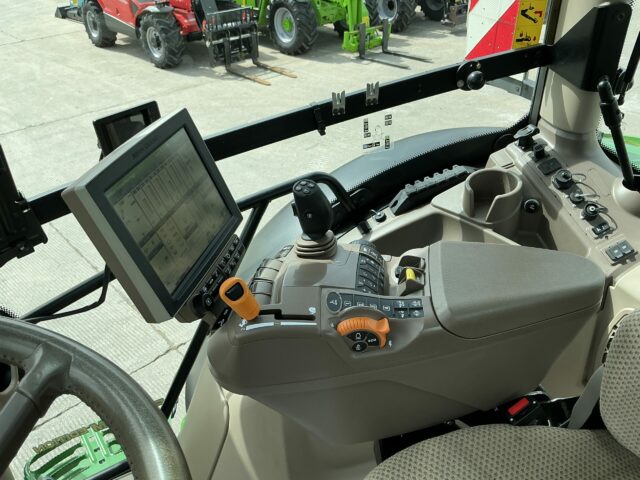John Deere 6215R Premium Edition Tractor (ST22704)