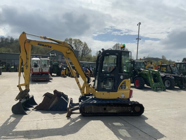 Komatsu PC55MR-3 Digger (ST22563)