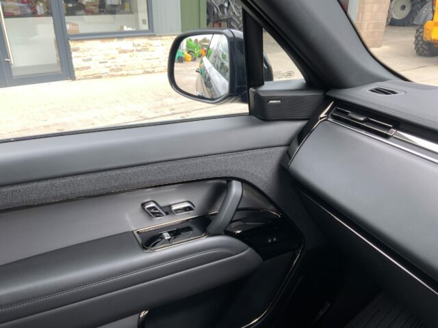 Land Rover Range Rover Sport 3.0 D300 Dynamic SE (ST16188)
