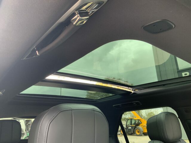 Land Rover Range Rover Sport 3.0 D300 Dynamic SE (ST16188)