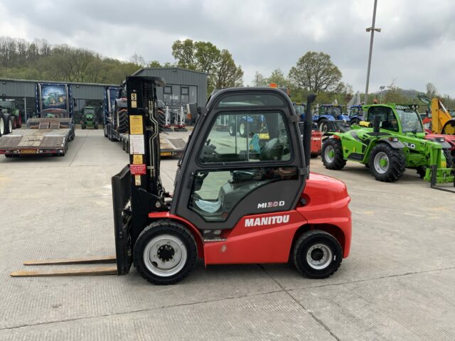 Manitou MI30D Fork Lift (ST23055)