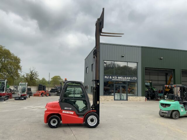 Manitou MI30D Fork Lift (ST23055)