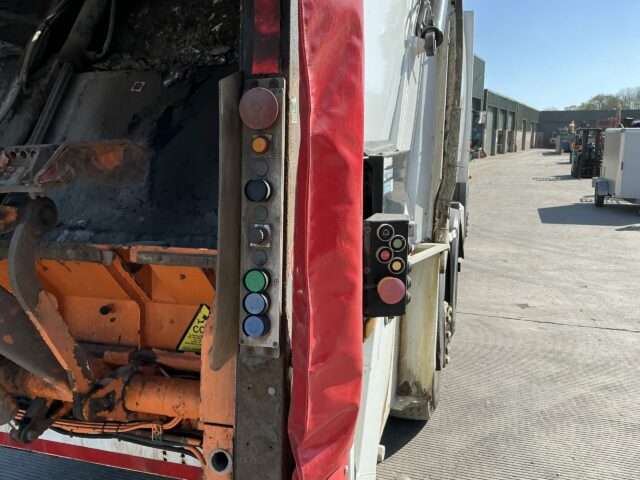 Mercedes 2630 Econic Bin Lorry (ST22868)