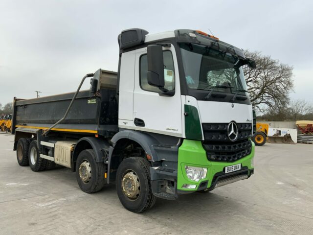Mercedes 3240 Arocs 8x4 Tipper (ST22557)