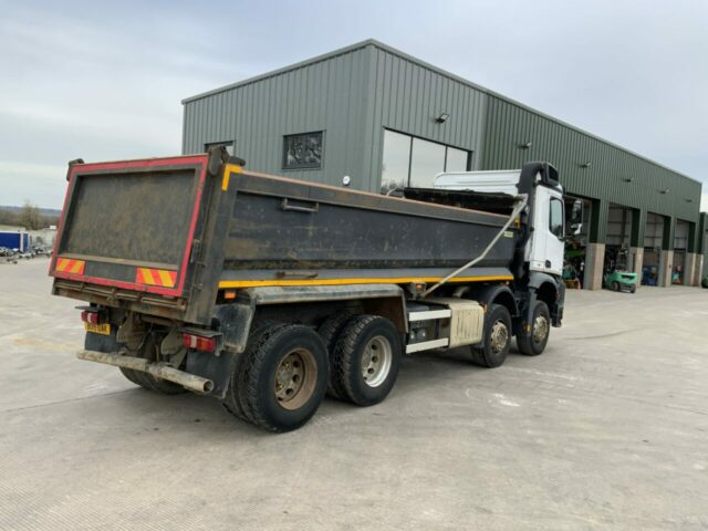 Mercedes 3240 Arocs 8x4 Tipper (ST22557)