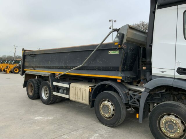 Mercedes 3240 Arocs 8x4 Tipper (ST22557)