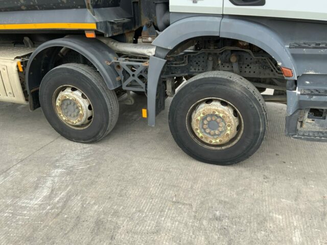 Mercedes 3240 Arocs 8x4 Tipper (ST22557)