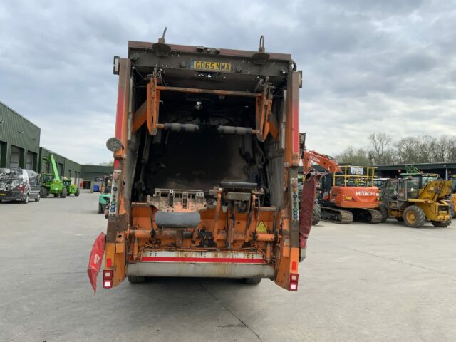 Mercedes Econic 2630 Refuse Truck (ST22884)