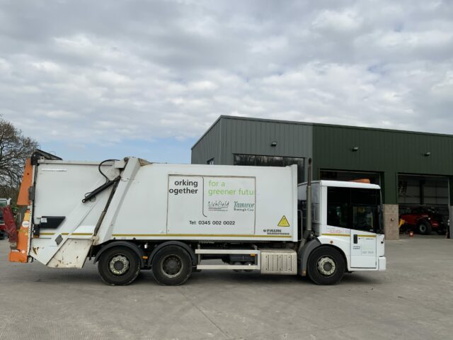 Mercedes Econic 2630 Refuse Truck (ST22884)