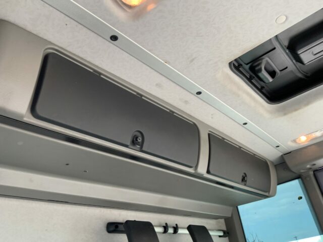Mercedes Econic 2630 Refuse Truck (ST22884)