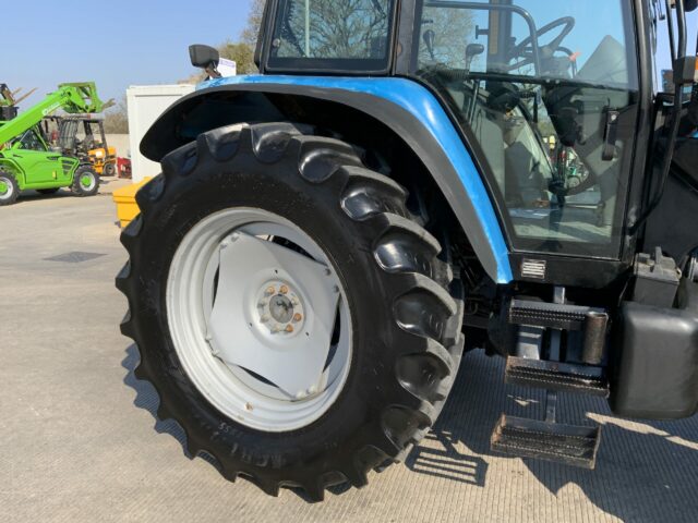 New Holland 8260 Tractor (ST22958)
