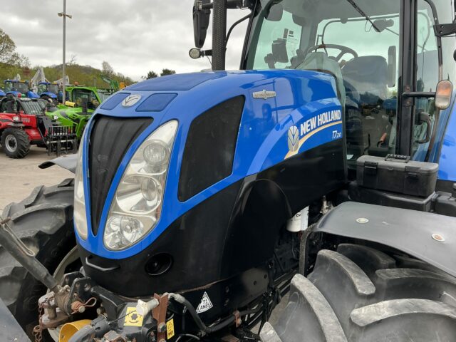 New Holland T7.210 Tractor (ST22512)