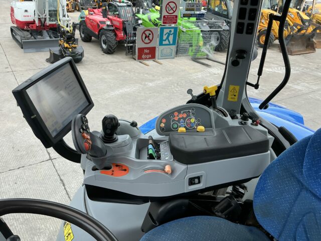 New Holland T7.210 Tractor (ST22512)