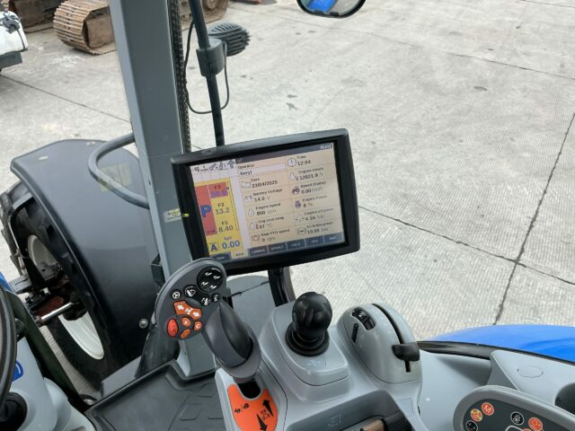New Holland T7.210 Tractor (ST22512)