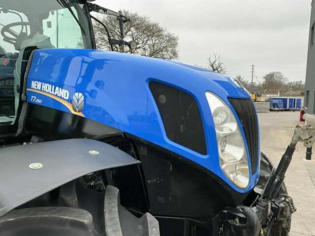 New Holland T7.250 Tractor (ST22810)