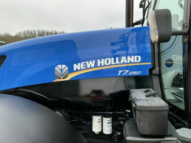 New Holland T7.250 Tractor (ST22810)