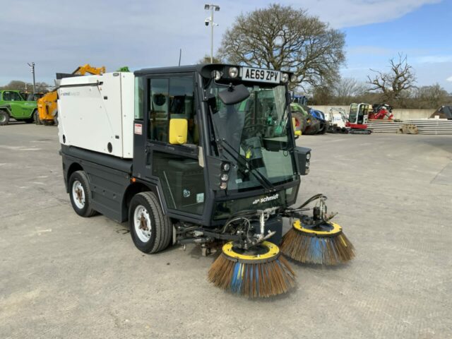 Schmidt Swingo 200+ Road Sweeper (ST22469)