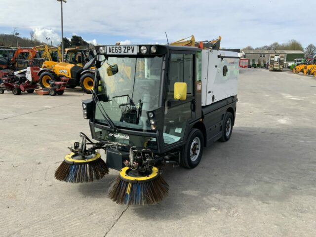 Schmidt Swingo 200+ Road Sweeper (ST22469)