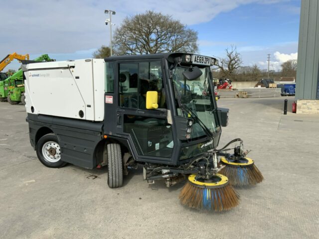 Schmidt Swingo 200+ Road Sweeper (ST22469)