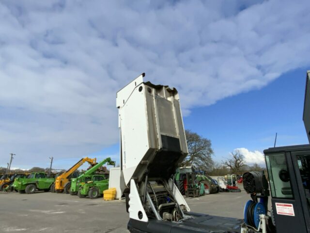 Schmidt Swingo 200+ Road Sweeper (ST22469)