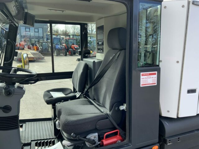 Schmidt Swingo 200+ Road Sweeper (ST22469)