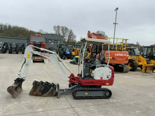 Takeuchi TB216 Digger (ST22941)