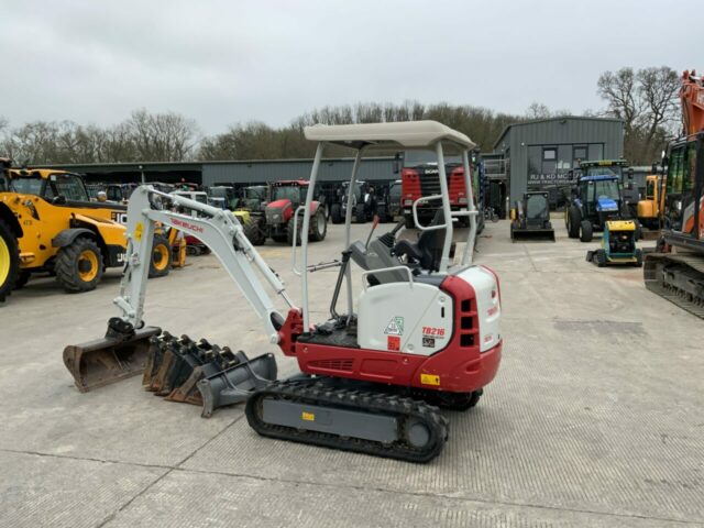 Takeuchi TB216 Digger (ST22941)