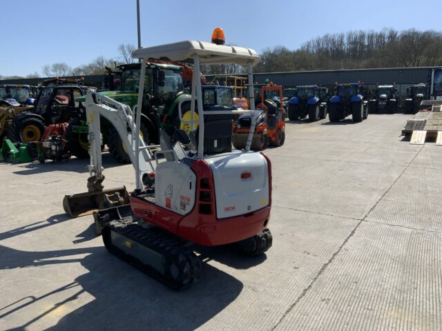 Takeuchi TB216 Digger (ST22989)
