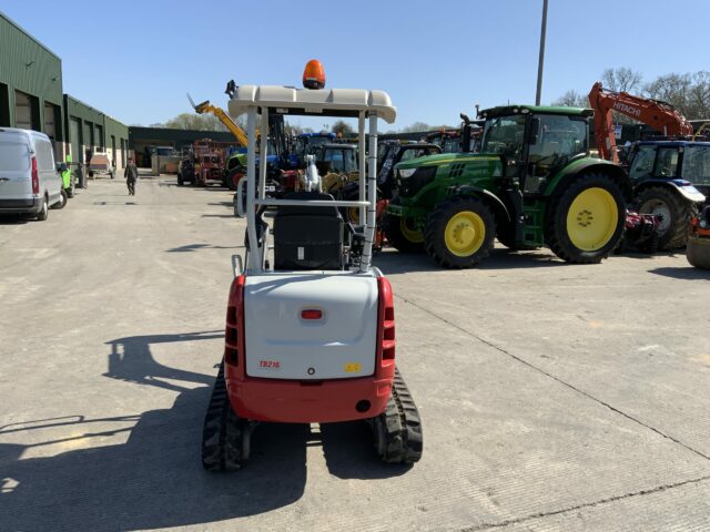 Takeuchi TB216 Digger (ST22989)