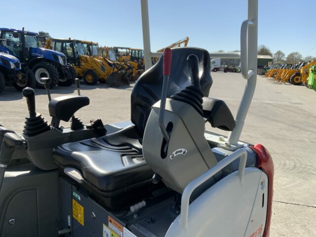 Takeuchi TB216 Digger (ST23053)