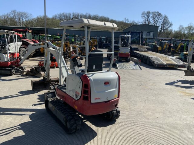 Takeuchi TB216 Digger (ST23038)