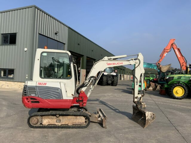 Takeuchi TB228 Digger (ST22821)