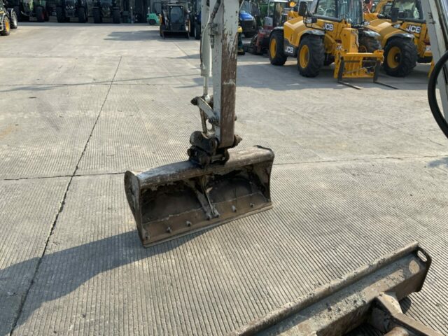 Takeuchi TB228 Digger (ST22821)
