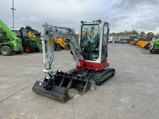 Takeuchi TB325R Digger (ST23095)