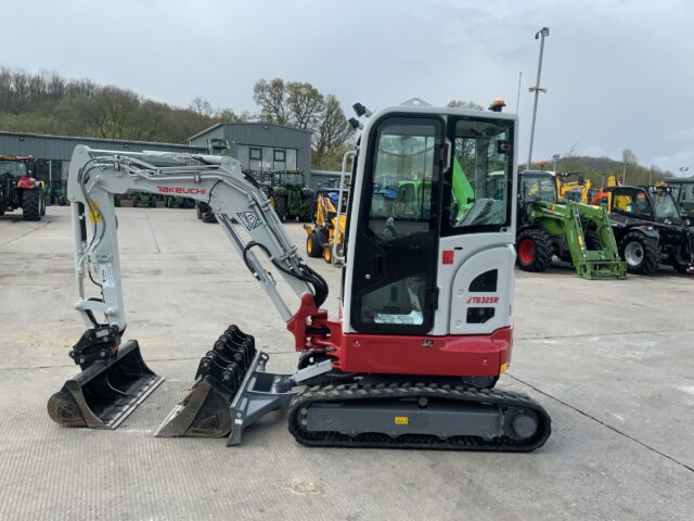 Takeuchi TB325R Digger (ST23095)