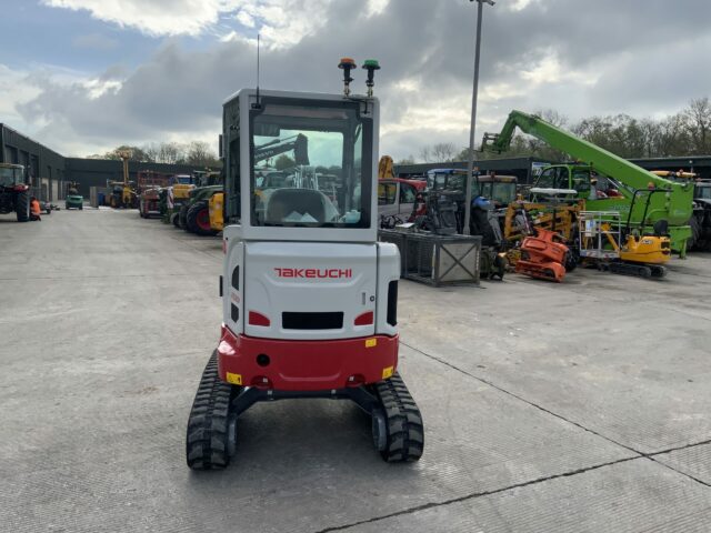 Takeuchi TB325R Digger (ST23095)